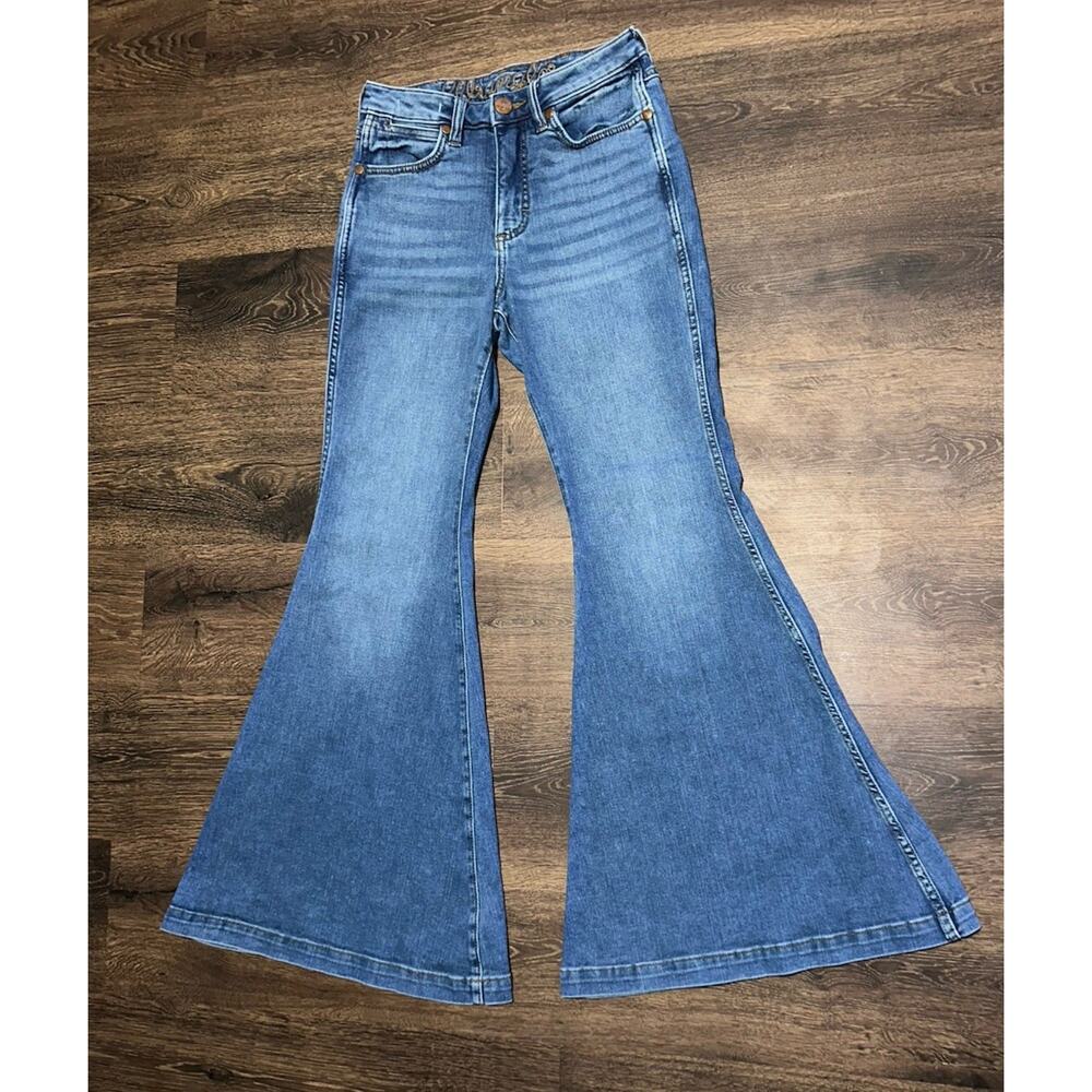 Wrangler Retro Blue Medium Wash High Rise Flare Jeans Stretch 5-Pocket 28x31 - Picture 2 of 12